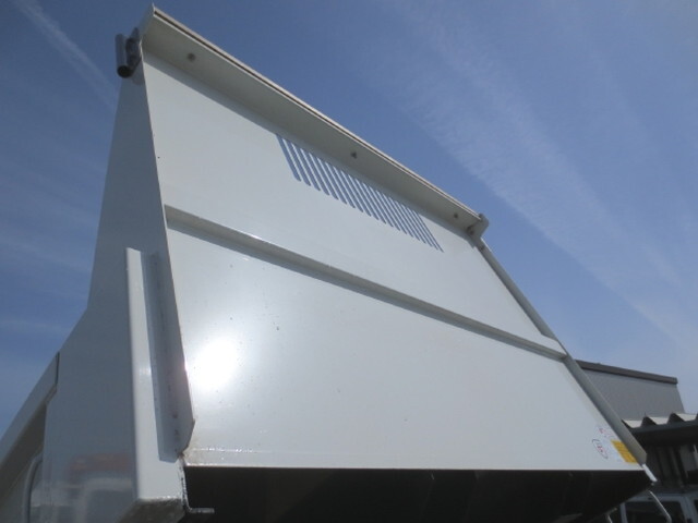 三菱ふそうキャンターダンプ小型（2t・3t）[写真10]