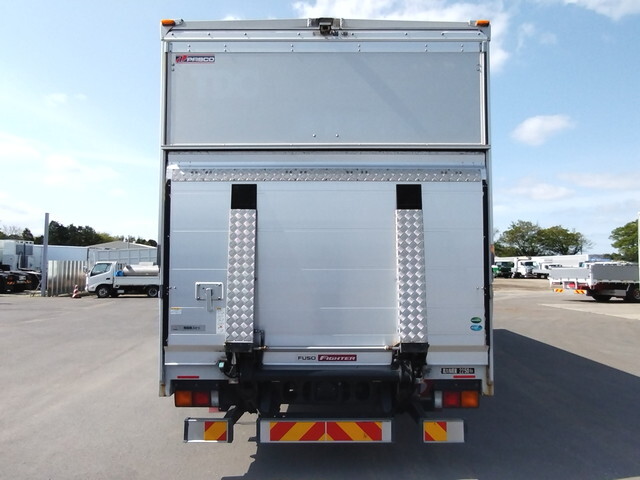 三菱ふそうファイターアルミウイング中型（4t）[写真07]