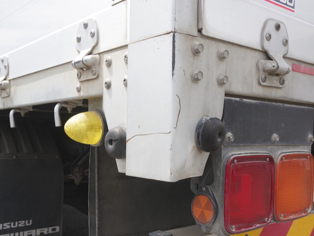 いすゞフォワードアルミブロック中型（4t）[写真20]