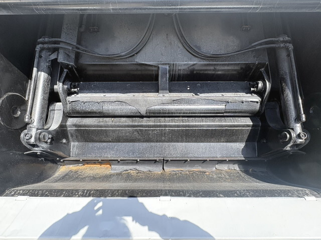 三菱ふそうファイターパッカー車（塵芥車）中型（4t）[写真11]