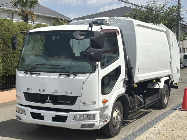 三菱ふそうファイターパッカー車（塵芥車）中型（4t）[写真03]