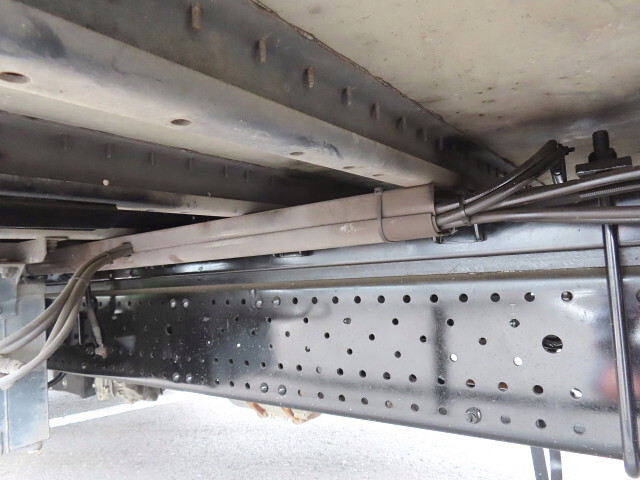 いすゞエルフアルミウイング小型（2t・3t）[写真12]