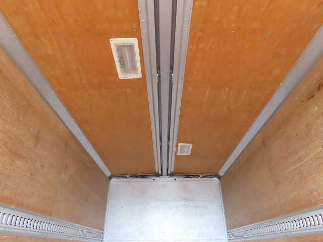 いすゞエルフアルミウイング小型（2t・3t）[写真33]