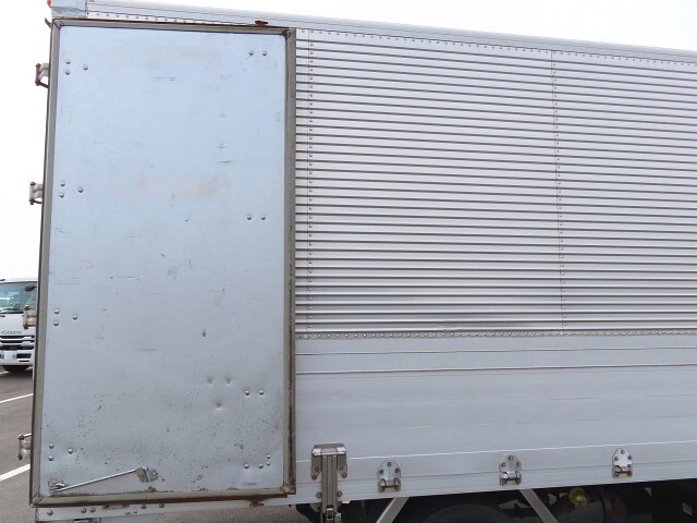 いすゞエルフアルミウイング小型（2t・3t）[写真34]