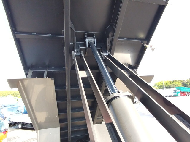 日野プロフィア深ダンプ（土砂禁ダンプ）大型（10t）[写真06]