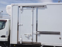 三菱ふそうキャンター冷凍車（冷蔵車）小型（2t・3t）[写真12]