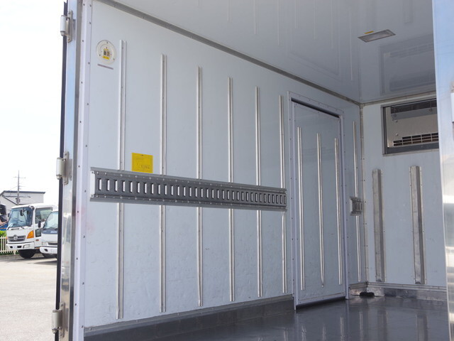 三菱ふそうキャンター冷凍車（冷蔵車）小型（2t・3t）[写真14]