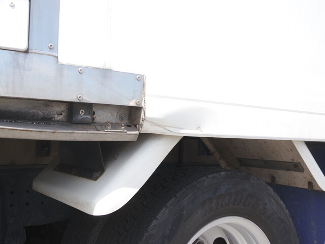 三菱ふそうキャンター冷凍車（冷蔵車）小型（2t・3t）[写真24]