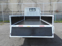 三菱ふそうキャンター平ボディ小型（2t・3t）[写真13]