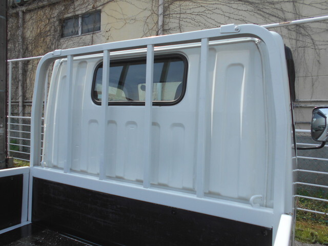 三菱ふそうキャンター平ボディ小型（2t・3t）[写真14]