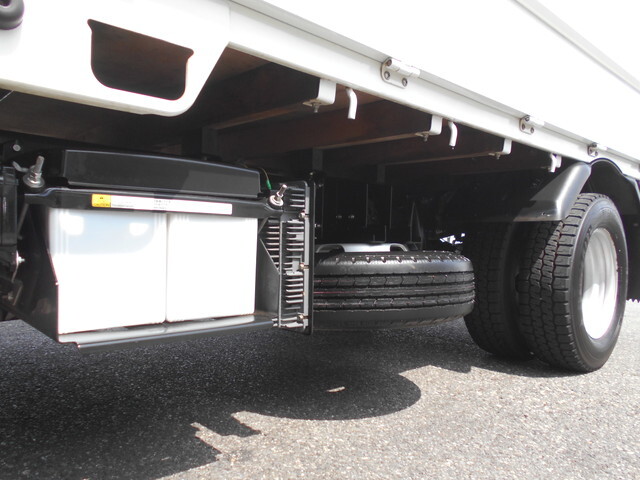 三菱ふそうキャンター平ボディ小型（2t・3t）[写真18]