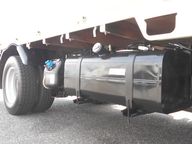 三菱ふそうキャンター平ボディ小型（2t・3t）[写真19]