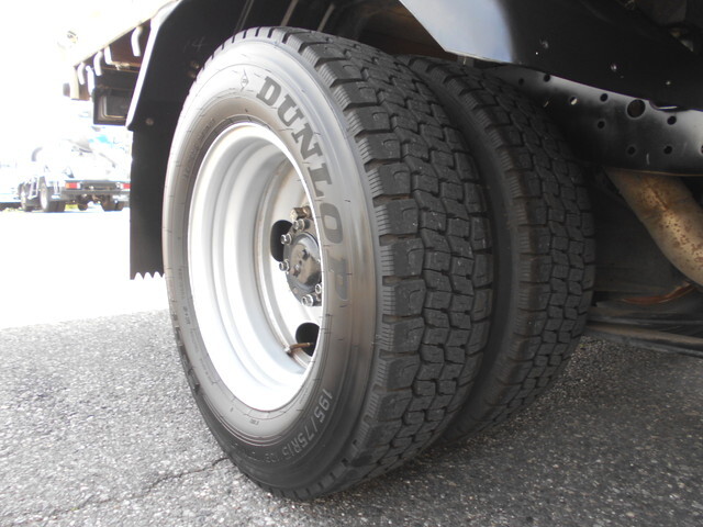 三菱ふそうキャンター平ボディ小型（2t・3t）[写真23]