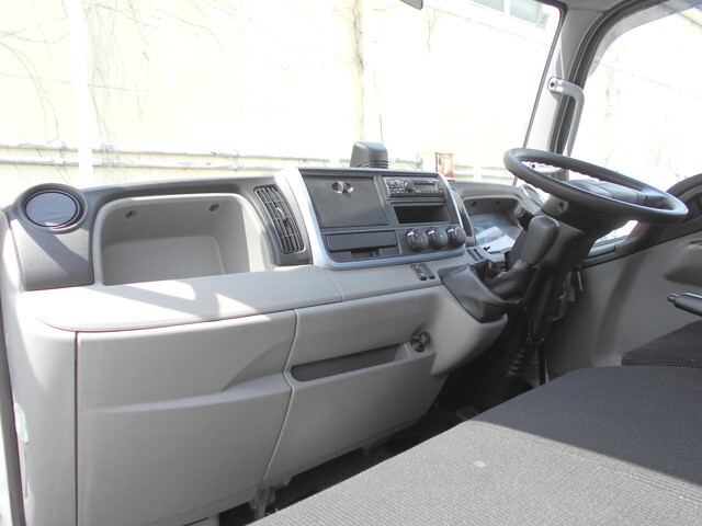 三菱ふそうキャンター平ボディ小型（2t・3t）[写真26]