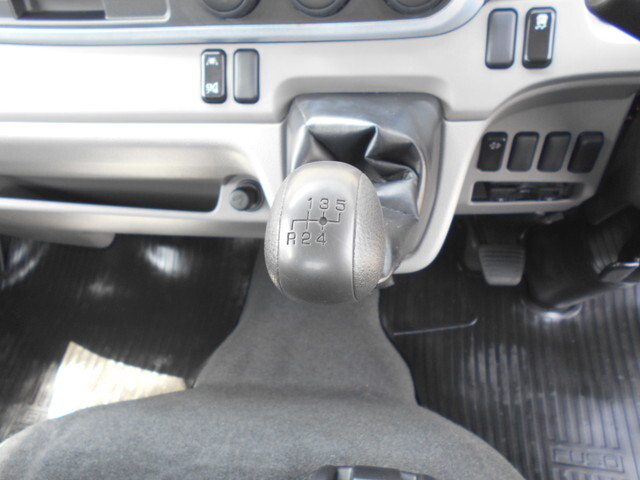 三菱ふそうキャンター平ボディ小型（2t・3t）[写真29]