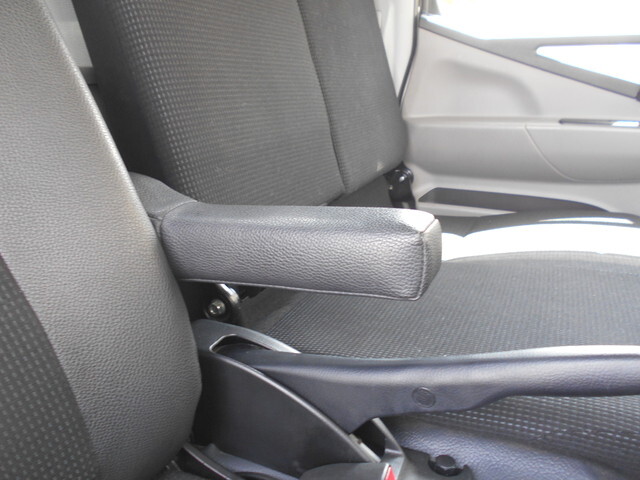 三菱ふそうキャンター平ボディ小型（2t・3t）[写真37]