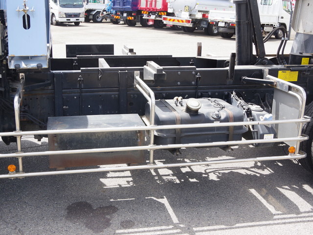 三菱ふそうファイター深ダンプ（土砂禁ダンプ）増トン（6t・8t）[写真15]