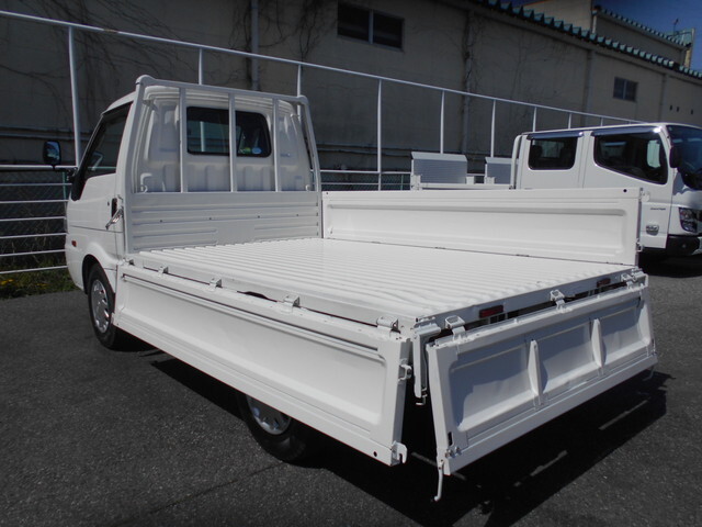 マツダボンゴ平ボディ小型（2t・3t）[写真13]