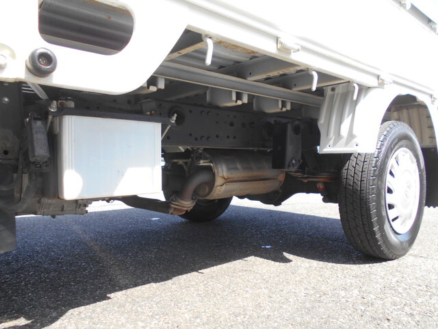 マツダボンゴ平ボディ小型（2t・3t）[写真17]