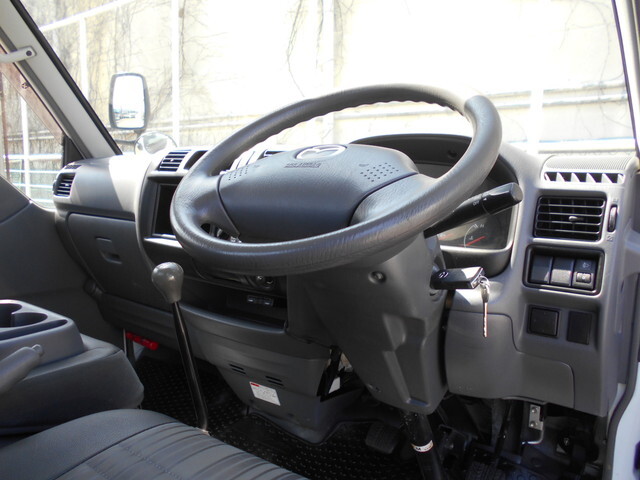 マツダボンゴ平ボディ小型（2t・3t）[写真24]