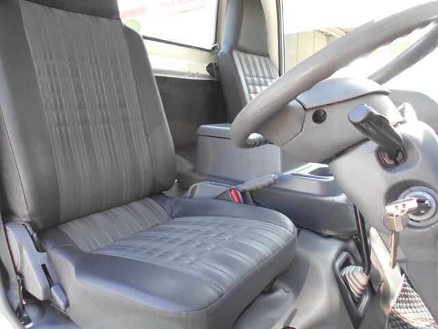 マツダボンゴ平ボディ小型（2t・3t）[写真25]