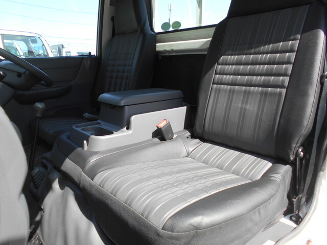 マツダボンゴ平ボディ小型（2t・3t）[写真27]