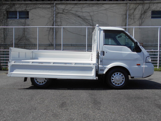 マツダボンゴ平ボディ小型（2t・3t）[写真09]