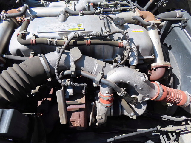 いすゞギガバルク車（粉粒体運搬車）大型（10t）[写真14]