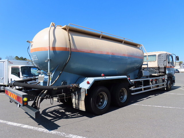 いすゞギガバルク車（粉粒体運搬車）大型（10t）[写真02]