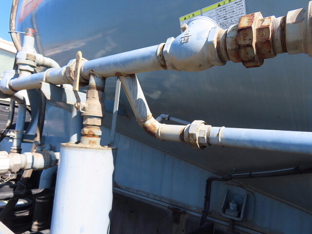 いすゞギガバルク車（粉粒体運搬車）大型（10t）[写真31]