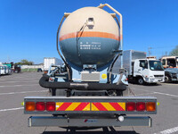 いすゞギガバルク車（粉粒体運搬車）大型（10t）[写真06]