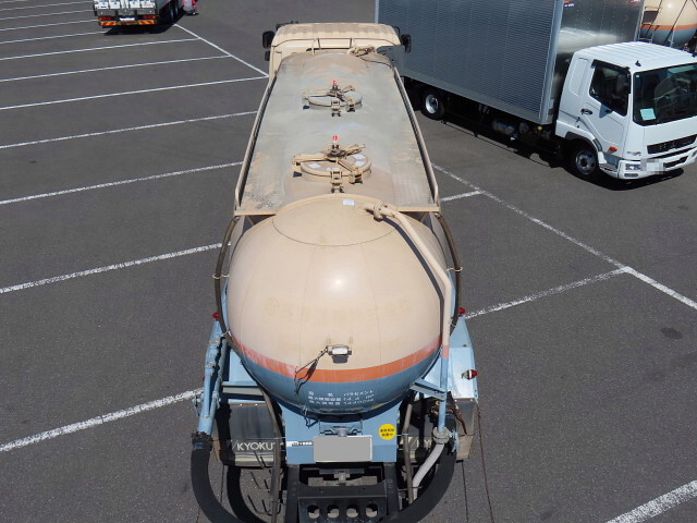 いすゞギガバルク車（粉粒体運搬車）大型（10t）[写真06]