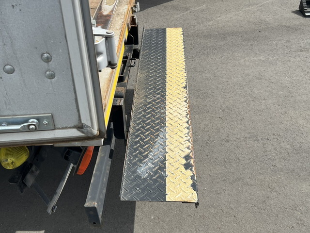 日産アトラスパネルバン小型（2t・3t）[写真10]