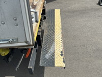 日産アトラスパネルバン小型（2t・3t）[写真11]