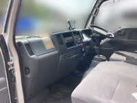 いすゞエルフパネルバン小型（2t・3t）[写真27]