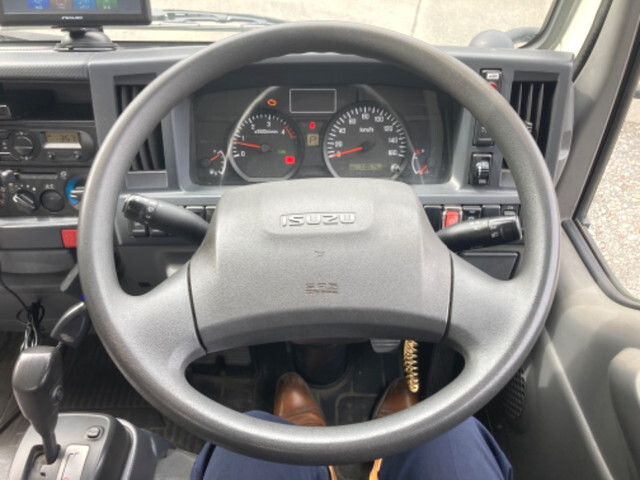 いすゞエルフパネルバン小型（2t・3t）[写真31]