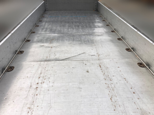 三菱ふそうファイターアルミブロック中型（4t）[写真10]