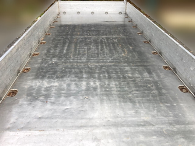 三菱ふそうファイターアルミブロック中型（4t）[写真12]