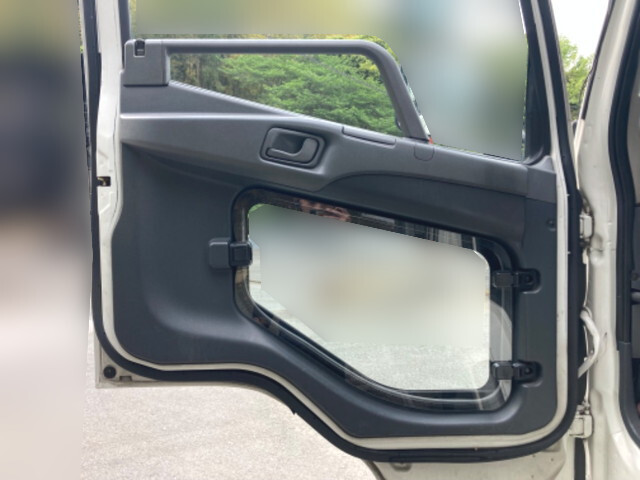 三菱ふそうファイターアルミブロック中型（4t）[写真26]