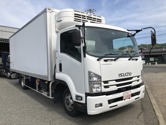 いすゞフォワード冷凍車（冷蔵車）中型（4t）[写真03]