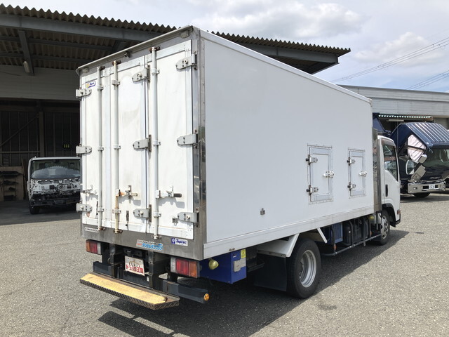 いすゞエルフ冷凍車（冷蔵車）小型（2t・3t）[写真02]