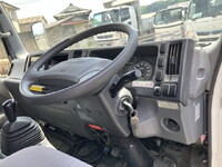 いすゞエルフ冷凍車（冷蔵車）小型（2t・3t）[写真34]