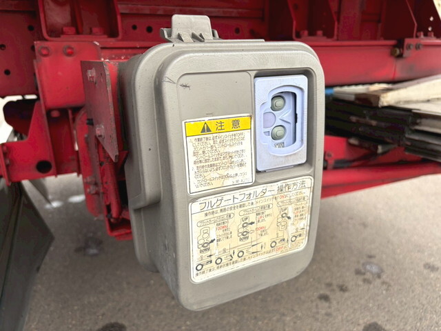 いすゞエルフ冷凍車（冷蔵車）小型（2t・3t）[写真17]