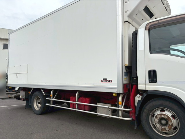 いすゞエルフ冷凍車（冷蔵車）小型（2t・3t）[写真18]