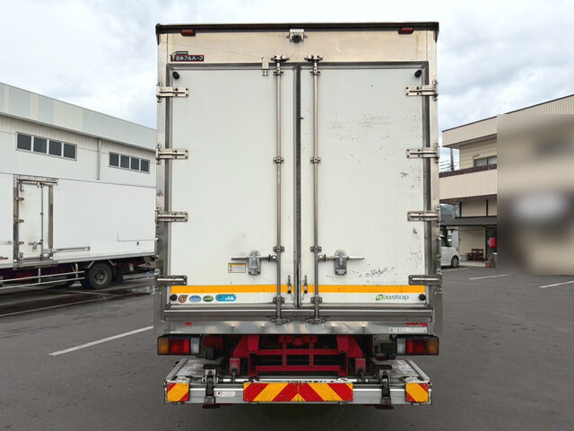 いすゞエルフ冷凍車（冷蔵車）小型（2t・3t）[写真02]