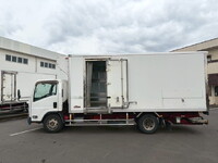 いすゞエルフ冷凍車（冷蔵車）小型（2t・3t）[写真07]