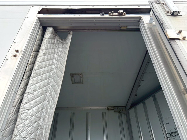 いすゞエルフ冷凍車（冷蔵車）小型（2t・3t）[写真07]