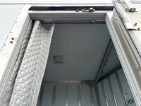 いすゞエルフ冷凍車（冷蔵車）小型（2t・3t）[写真08]