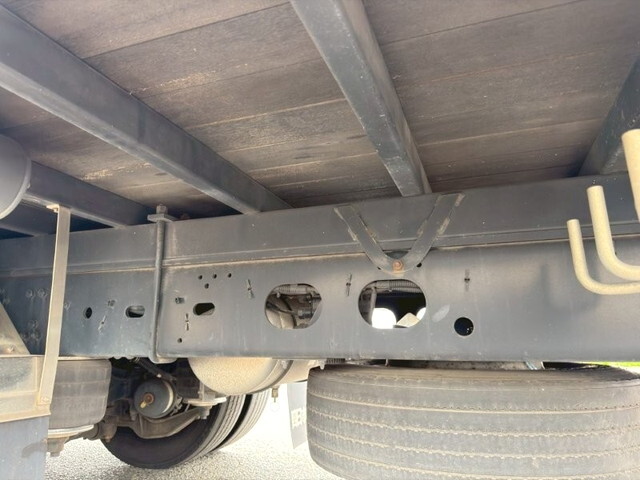 いすゞフォワード平ボディ増トン（6t・8t）[写真07]