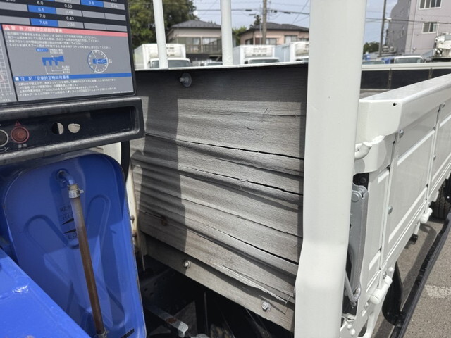 いすゞフォワードクレーン4段中型（4t）[写真38]